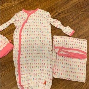 Magnetic Me newborn set